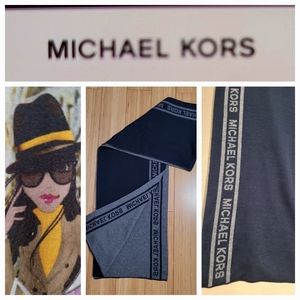 MICHAEL KORS SCARF